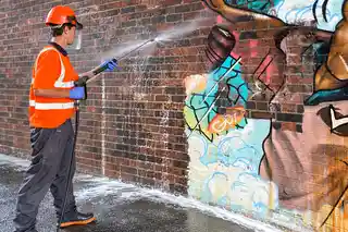 Grafiti eemaldamine survepesuga – CleanFix